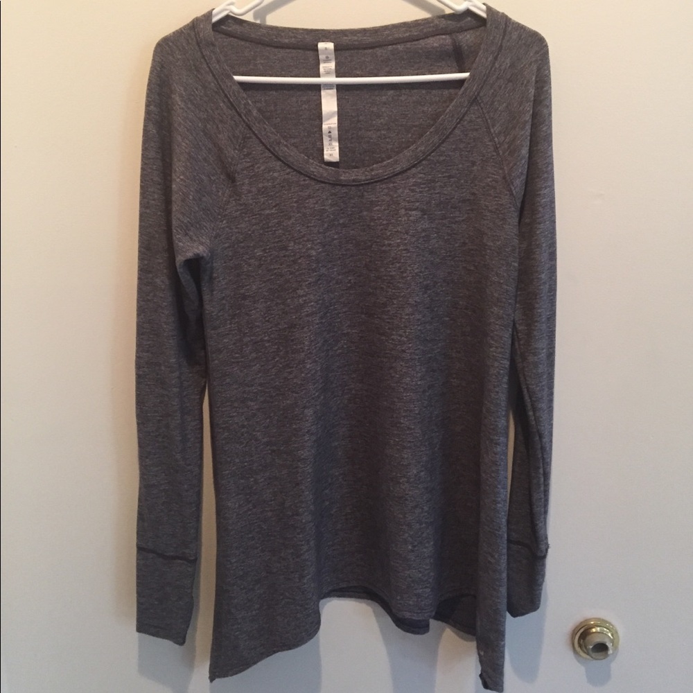Like new Lululemon long sleeve shirt size 8